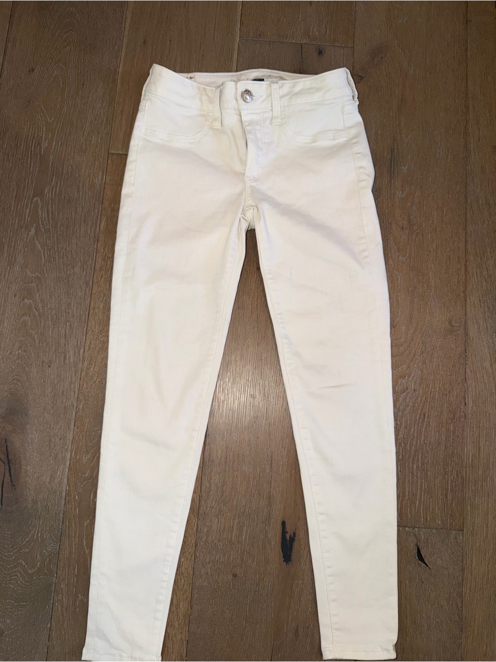 American Eagle Outfitters White Jegging Jeans size 2 short like new!